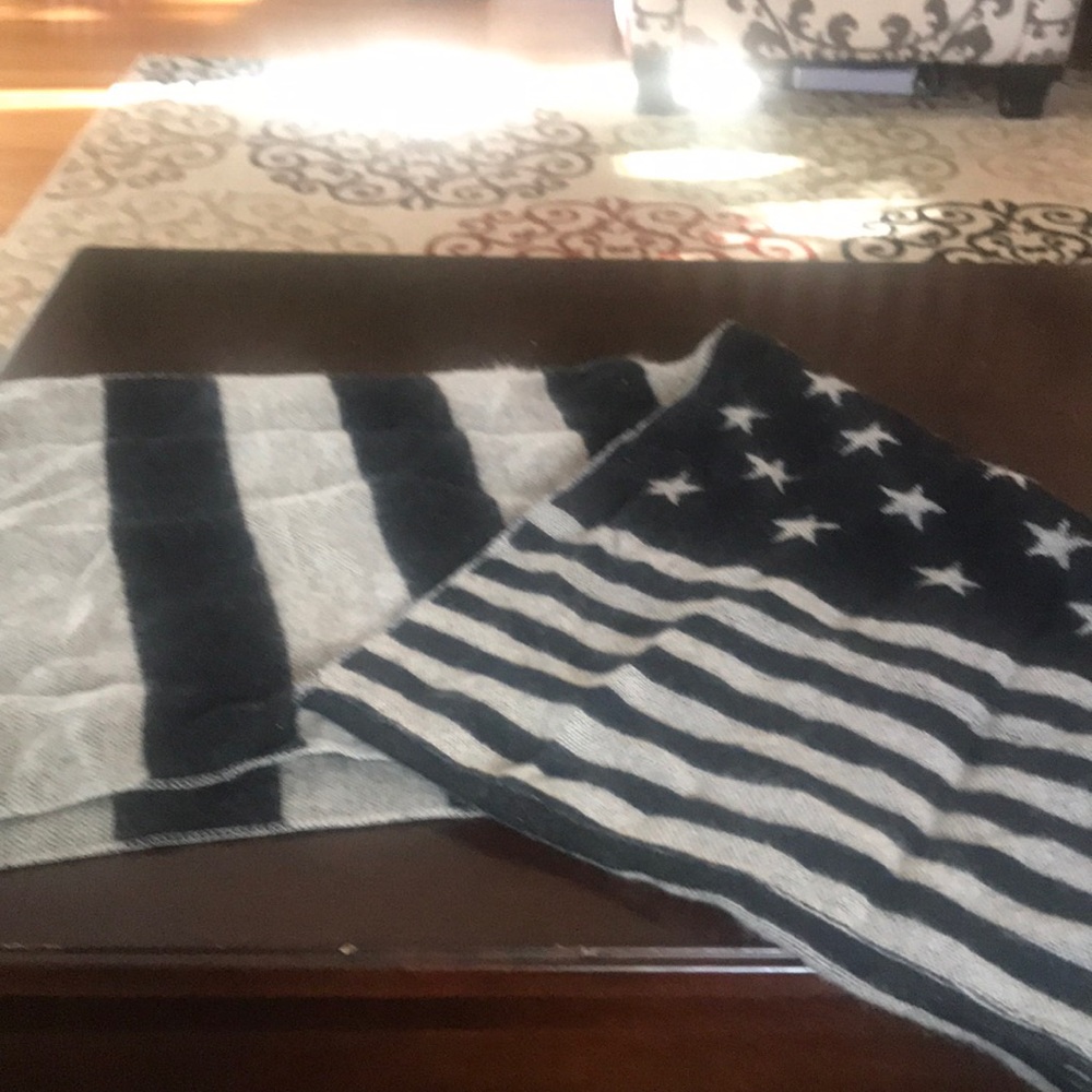 Infinity scarf. Reversible. - Picture 2 of 2